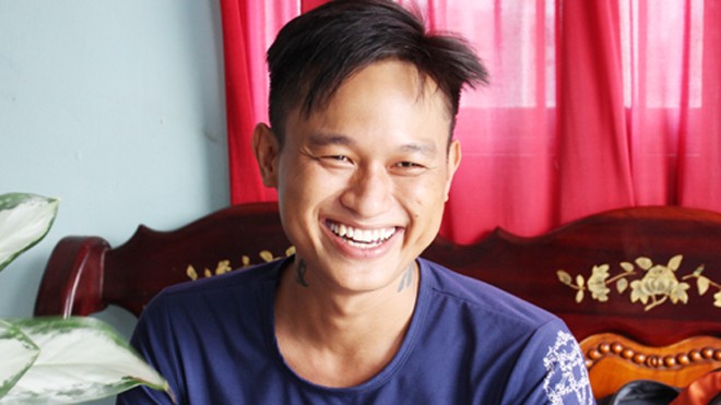 Người thắng kiện 2 tờ vé số không hối tiếc khi chia cho bạn Nam thanh niên khẳng định mình không hối tiếc khi chia cho bạn một tờ vé số trúng giải độc đắc. Ảnh: Phúc Hưng