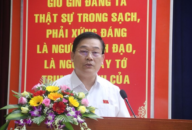 Trưởng đoàn ĐBQH Đà Nẵng đính chính phát ngôn về Giám đốc Công an liên quan Vũ 'nhôm' Ông Nguyễn Thanh Quang, trả lời ý kiến của cử tri quận Thanh Khê ngày 26/4. Ảnh NT