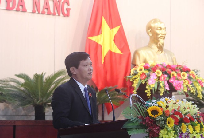 Đà Nẵng có Chủ tịch HĐND mới thay ông Nguyễn Xuân Anh Ông Nguyễn Nho Trung được các đại biểu HĐND thành phố bầu làm chức danh Chủ tịch HĐND thành phố Đà Nẵng. Ảnh Nguyễn Thành