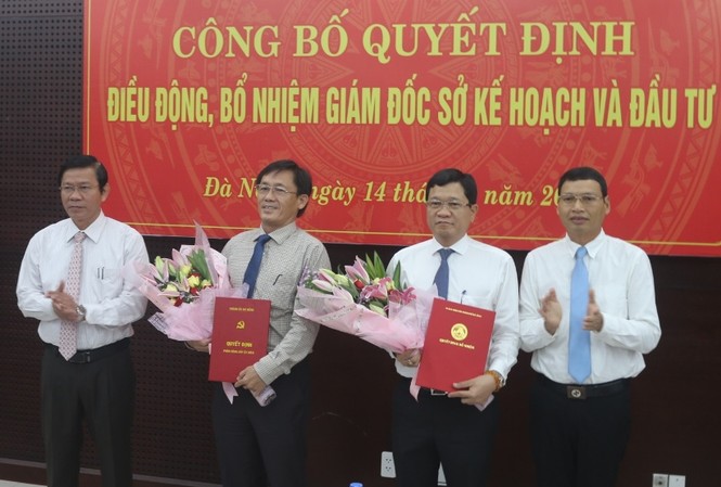 Đà Nẵng có Giám đốc Sở Kế hoạch và Đầu tư mới Ông Trần Phước Sơn (thứ 2 bên trái) nhận quyết định giữ chức vụ Giám đốc Sở KHĐT TP.Đà Nẵng
