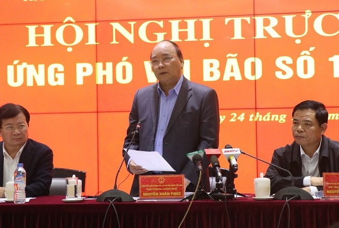 Ứng phó bão Tembin: Không chủ quan, coi thường tính mạng người dân Thủ tướng yêu cầu các địa phương trong vùng ảnh hưởng của bão, dừng ngay các cuộc họp, tập trung chỉ đạo phòng chống bão số 16