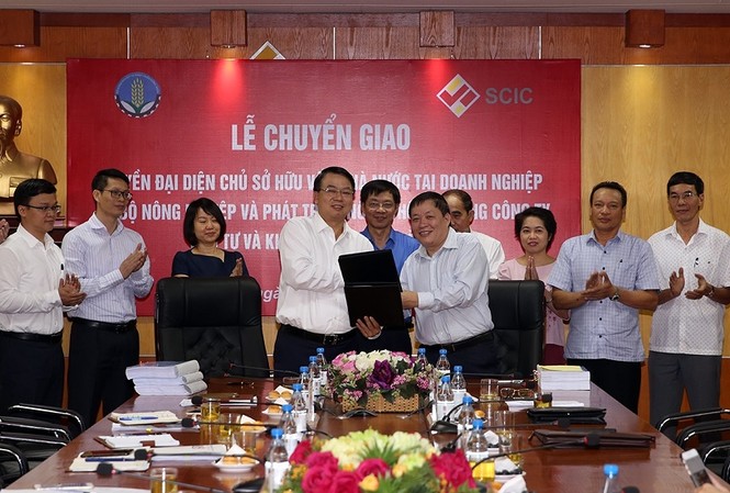 Bộ Nông nghiệp chuyển giao gần 800 tỷ đồng vốn nhà nước cho SCIC Bộ NN&PTNT là đơn vị tiên phong trong việc chuyển giao quyền đại diện chủ sở hữu vốn nhà nước cho SCIC theo chỉ đạo của Chính phủ.