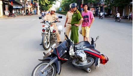135 người chết vì tai nạn giao thông trong 5 ngày Tết 135 người chết vì tai nạn giao thông trong 5 ngày Tết