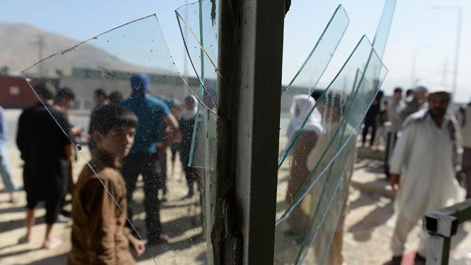 Đánh bom liều chết sân bay Kabul, 10 người thương vong Hiện trường vụ đánh bom ở Sân bay Kabul