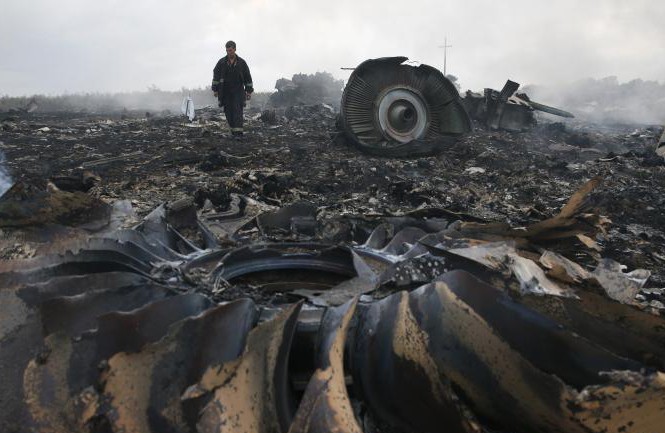 Thành lập lực lượng đặc nhiệm toàn cầu sau vụ MH17 Hiện trường nơi MH17 bị bắn hạ ở miền đông Ukraine