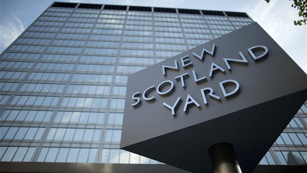 Anh bắt giữ 4 nghi phạm khủng bố New Scotland Yard, nơi đặt trụ sở của Cảnh sát Thủ đô London