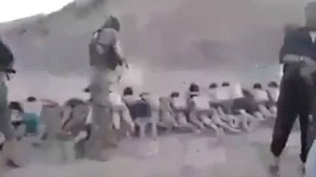 Kinh hoàng IS tung video xử tử 200 trẻ em Syria IS ép khoảng 200 trẻ em nằm úp mặt xuống đất rồi xử tử