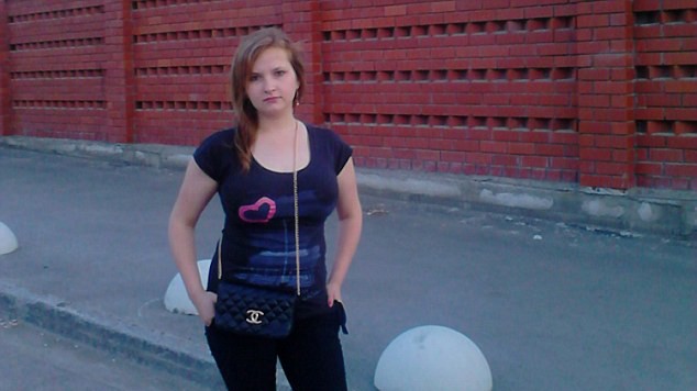 Phát hiện thi thể cô gái sau 3 ngày đi gặp bạn “chat” Cô Kristina Medvedeva, 22 tuổi ở thành phố Ekaterinburg, Nga bị sát hại dã man vào ngày đầu tiên hẹn hò.