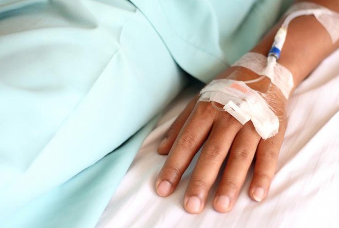 Cảnh sát Nhật Bản truy tìm kẻ đầu độc bệnh nhân Cảnh sát nghi ngờ hung thủ bơm hóa chất khử trùng vào dịch truyền tĩnh mạch khiến 2 bệnh nhân lớn tuổi thiệt mạng
