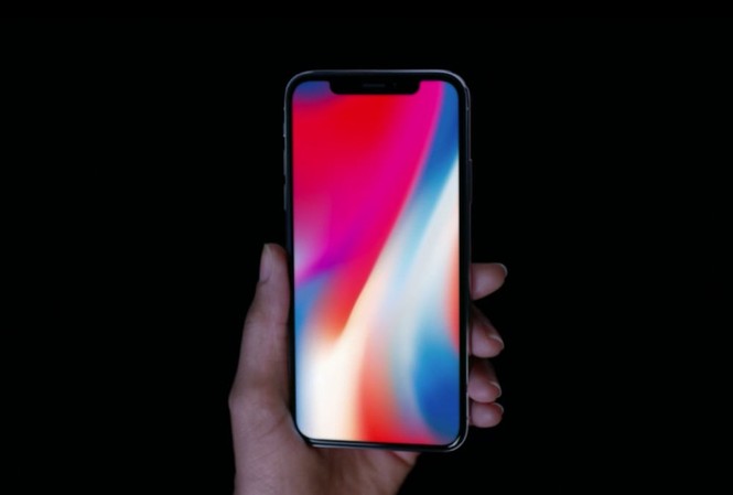 Hơn 300 chiếc iPhone X bị cướp ngay trước ngày mở bán Chiếc iPhone X sẽ được tung ra thị trường hôm nay, 3/11.