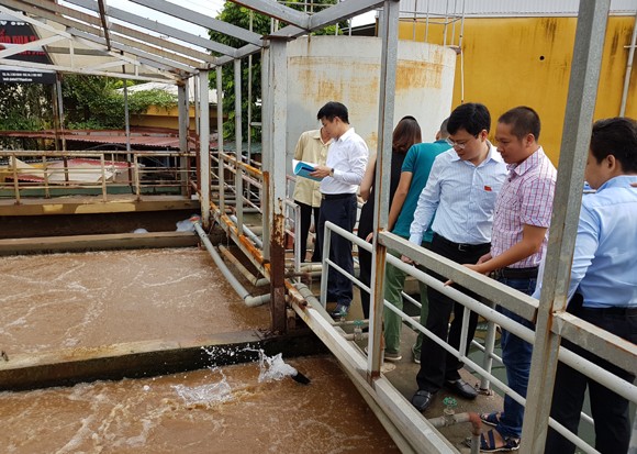 Siết chặt việc thu phí nước thải công nghiệp tại Hà Nội Nước thải công nghiệp sẽ được siết chặt quản lý.