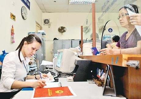 Luật sư nói về quy định sổ đỏ ghi tên các thành viên gia đình Luật sư nói về quy định sổ đỏ ghi tên các thành viên gia đình