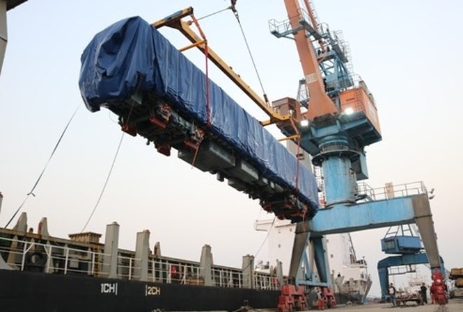 Thêm đoàn tàu dự án Cát Linh – Hà Đông về Hà Nội Một toa tàu dự án Cát Linh - Hà Đông được vận chuyển qua cảng Hải Phòng