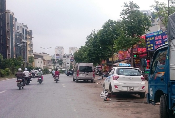 Trái quy hoạch, Sở TN&MT vẫn đề nghị thành phố chấp thuận Tuyến đường đầu tư gần 200 tỷ đồng nhưng Sở TN&MT Hà Nội chủ trì đề nghị UBND TP cho phép xây dựng các kiốt bán thực phẩm bám đường.