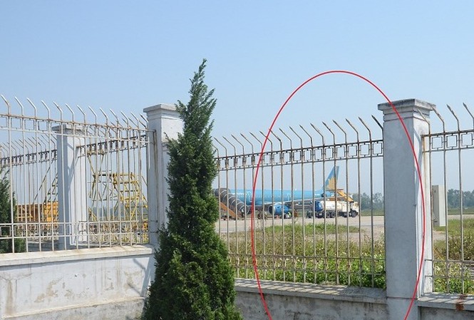 Xem xét đưa đội phản ứng nhanh, chó nghiệp vụ bảo vệ sân bay Vị trí mà bệnh nhân tâm thần đột nhập vào sân bay Vinh vào tháng 3 vừa qua