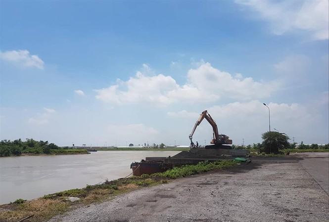 Băn khoăn việc tỉnh Hải Dương cho xây cảng tại khúc cua trên sông Đoạn cua cong trên sông Kinh Mông – nơi UBND tỉnh Hải Dương có chủ trương chấp thuận cho một doanh nghiệp xây dựng thêm cảng