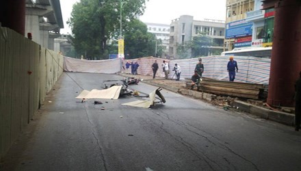 Thông tin rúng động về vụ sắt nặng 1 tạ rơi đè chết người Hiện trường vụ tai nạn.