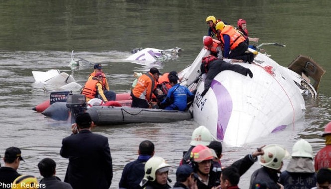 10 phi công TransAsia “tạch” kỳ thi sát hạch sau tai nạn thảm khốc Hình ảnh máy bay gặp nạn hôm 4/2.