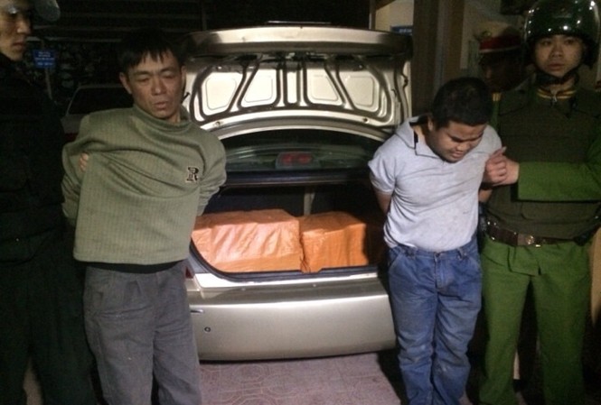 Bắt hai đối tượng vận chuyển 200 bánh heroin Phạm Văn Thảo và Lê Văn Hoát bị bắt rạng sáng nay
