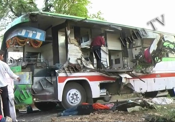 Xe buýt tông xe tải trên cao tốc, 9 người chết thương tâm Ảnh minh họa.