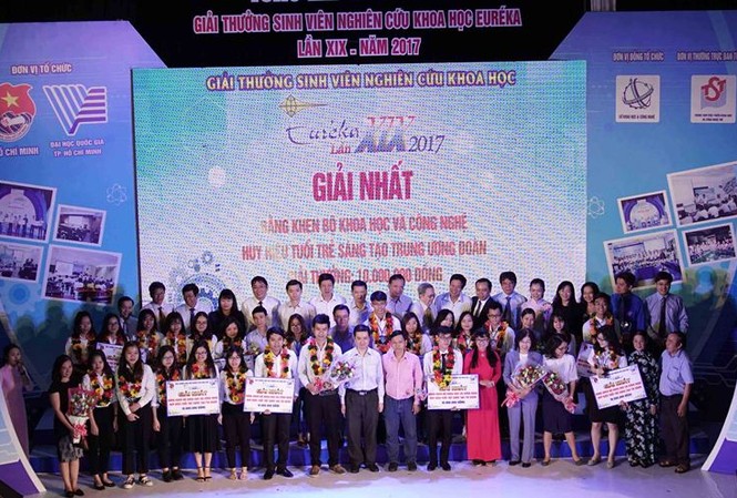 Trao 10 giải nhất Giải thưởng Sinh viên Nghiên cứu khoa học Euréka 2017 Trao 10 giải nhất Giải thưởng Sinh viên Nghiên cứu khoa học Euréka 2017