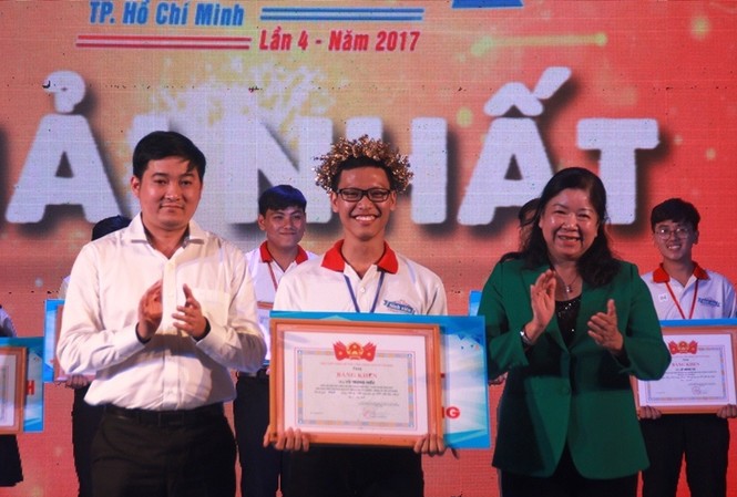 Vũ Trung Hiếu trở thành quán quân 'Thủ lĩnh Sinh viên' TPHCM 2017 Vũ Trung Hiếu trở thành quán quân 'Thủ lĩnh Sinh viên' TPHCM 2017