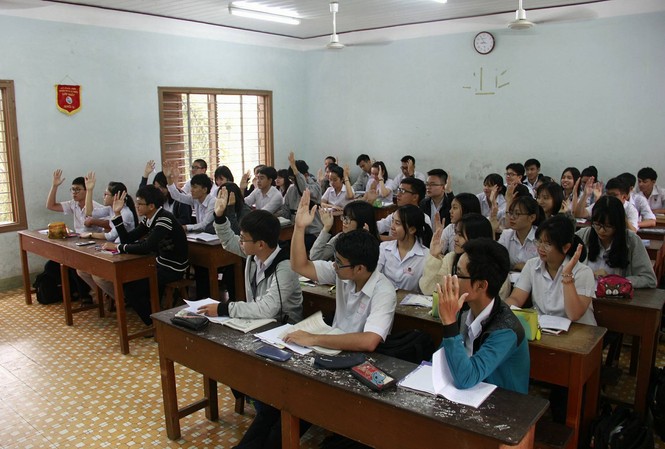 Nghi bị lộ đề, hàng ngàn học sinh lớp 12 phải kiểm tra lại Nghi bị lộ đề, hàng ngàn học sinh lớp 12 Khánh Hòa phải kiểm tra lại