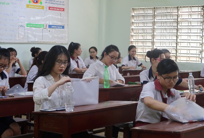 Điểm văn THPT quốc gia ở TPHCM, xuất hiện điểm liệt Điểm văn THPT quốc gia ở TPHCM, xuất hiện điểm liệt
