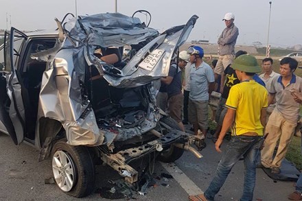 Khẩn trương điều tra vụ tai nạn thảm khốc trên cao tốc khiến 4 người tử vong Khẩn trương điều tra vụ tai nạn thảm khốc trên cao tốc khiến 4 người tử vong
