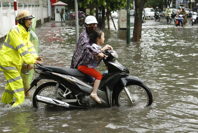 22 'điểm đen' ngập úng ở Hà Nội sau cơn mưa trút nước 22 'điểm đen' ngập úng ở Hà Nội sau cơn mưa trút nước