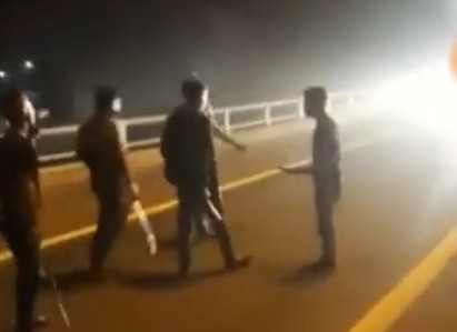 Bắt giữ nhóm đối tượng vác dao chặn xe 'xin đểu' trên cao tốc Bắt giữ nhóm đối tượng vác dao chặn xe 'xin đểu' trên cao tốc
