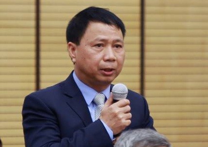 Công an phá khoá nhà, tìm thấy thi thể Chủ tịch huyện Quốc Oai Ông Nguyễn Hồng Lâm - Chủ tịch UBND huyện Quốc Oai. Ảnh: Hùng Thập.