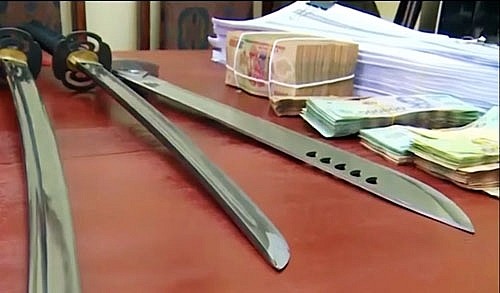 Khởi tố 10 đối tượng trong đường dây cá độ, đánh bạc hơn 120 tỷ đồng Tang vật trong vụ án tại cơ quan công an.
