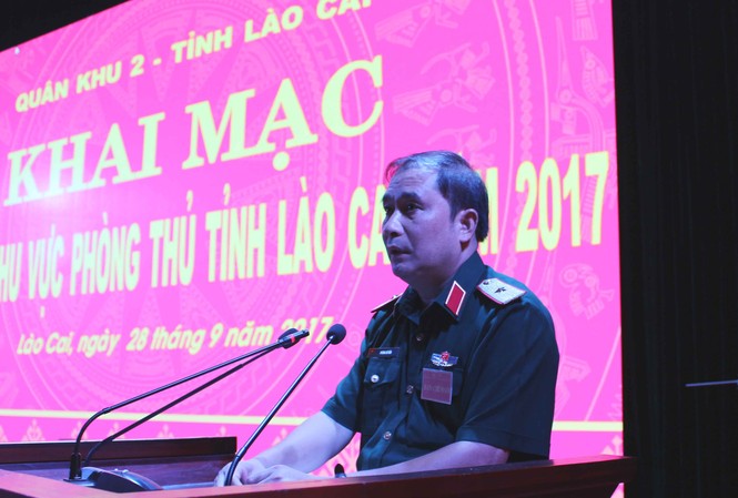 Bắt đầu diễn tập khu vực phòng thủ tỉnh Lào Cai Tư lệnh Quân khu 2 - Thiếu tướng Phùng Sĩ Tấn phát biểu khai mạc diễn tập, sáng 28/9