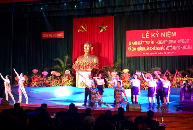 Đón nhận Huân chương Bảo vệ Tổ quốc hạng Nhì Đón nhận Huân chương Bảo vệ Tổ quốc hạng Nhì