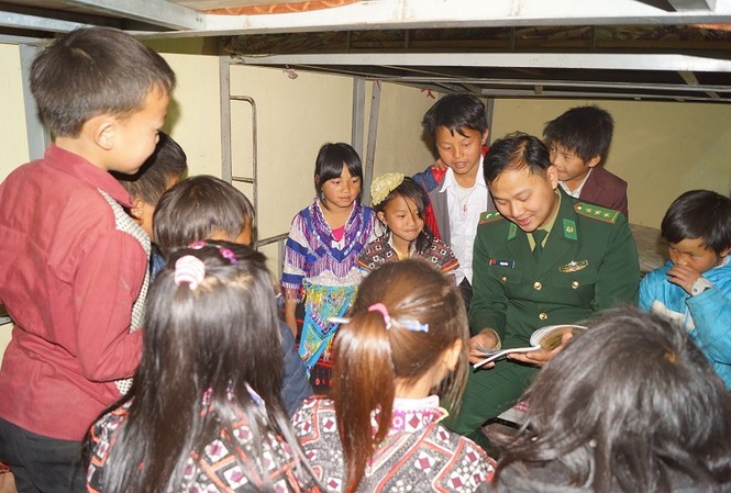 Sĩ quan biên phòng kết nối yêu thương Sĩ quan biên phòng kết nối yêu thương