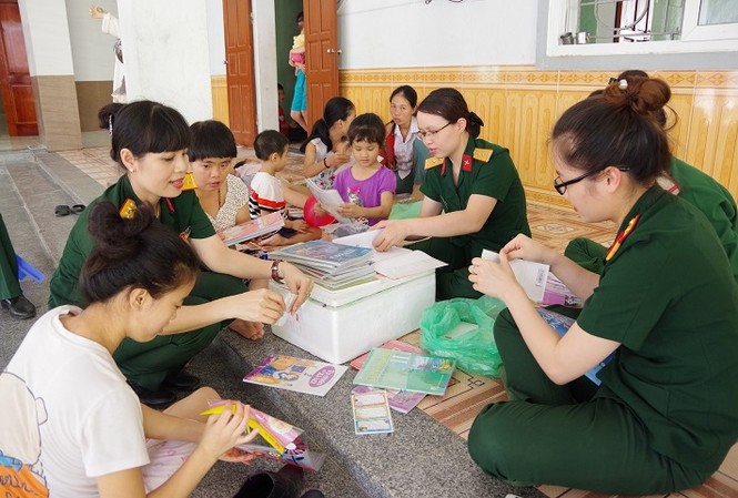 Phụ nữ Quân đội chăm lo trẻ em bất hạnh Phụ nữ Quân đội chăm lo trẻ em bất hạnh