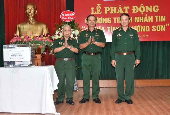 Phát động nhắn tin 'Nghĩa tình Trường Sơn' Phát động nhắn tin 'Nghĩa tình Trường Sơn'
