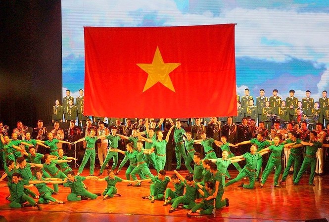 Khai mạc Hội diễn nghệ thuật chuyên nghiệp toàn quân Ảnh: Nguyễn Minh