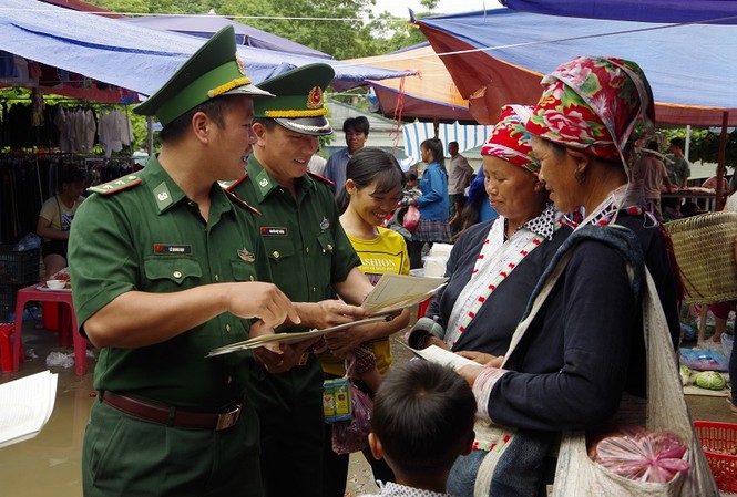 Biên phòng Lào Cai chặn dịch tả lợn Châu Phi trên biên giới BĐBP Lào Cai tuyên truyền cho nhân dân về tác hại của bệnh tả dịch lợn Châu Phi