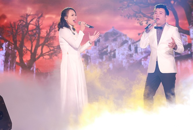Nhạc sĩ Đỗ Bảo ngỡ ngàng với 20 năm Sao Mai Các ca sĩ biểu diễn trong chương trình Gala 20 năm Sao Mai