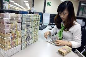 ‘Sếp’ ngân hàng nhận lương 300 triệu đồng mỗi tháng Sếp ngân hàng nhận lương khủng nhất với gần 300 triệu đồng/tháng