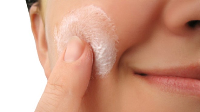 Hỏi và đáp về bệnh mụn trứng cá Mụn trứng cá bọc khiến người bệnh mất tự tin