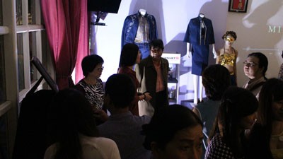 Triển lãm và trình diễn thời trang 'Phong cách ý trong sáng tạo Việt' Triển lãm và trình diễn thời trang 'Phong cách ý trong sáng tạo Việt'