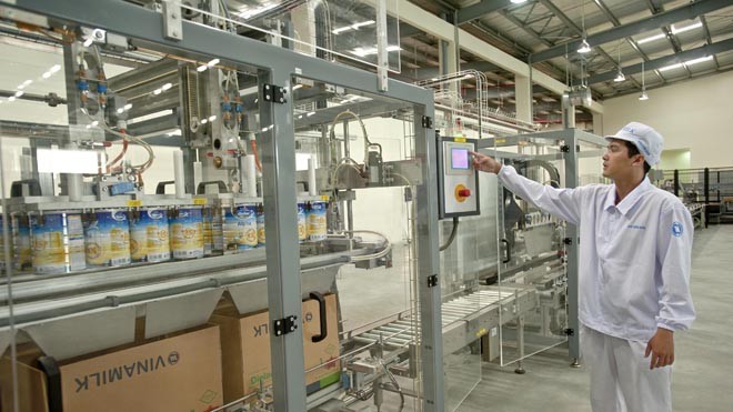 Vinamilk lọt top 10 DN nộp thuế thu nhập lớn nhất VN Vinamilk đã tạo bước đột phá mới cho thị trường sữa bột Việt Nam khi đưa vào vận hành Nhà máy Sữa bột Trẻ em Việt Nam với công suất 54.000 tấn/năm, góp phần đáp ứng được nhu cầu về sữa cho hơn 700.000 trẻ em/năm.
