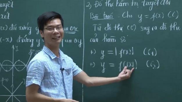 Cánh cửa cho giảng dạy trực tuyến không còn đóng Thầy giáo Đinh Tiến Nguyện giảng bài online