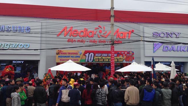 'Nghẹt thở' chen chân mua sắm hàng điện máy ngày cận tết 'Nghẹt thở' chen chân mua sắm hàng điện máy ngày cận tết