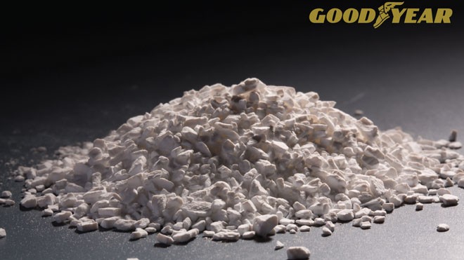 Goodyear giới thiệu lốp xe sử dụng vật liệu Silica thế hệ mới Nguồn vật liệu Silica thế hệ mới dung trong sản xuất lốp xe của Goodyear có lợi thế bảo vệ môi trường, giảm thiểu chất thải