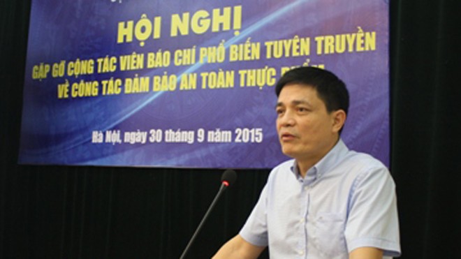 CTV báo chí phổ biến tuyên truyền về đảm bảo ATVS thực phẩm TS. Nguyễn Thanh Phong – Cục trưởng Cục ATTP phát biểu khai mạc Hội nghị.