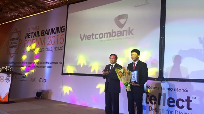 Vietcombank nhận giải thưởng “Ngân hàng bán lẻ tiêu biểu 2015” Vietcombank nhận giải thưởng “Ngân hàng bán lẻ tiêu biểu 2015”